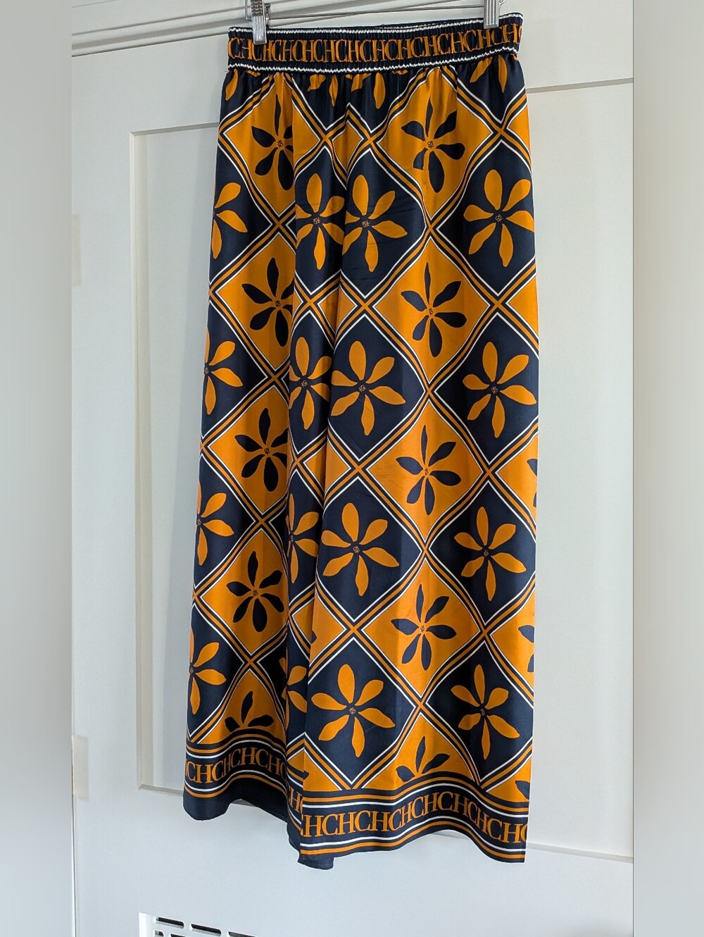 CH Carolina Herrera Jasmine Silk Print Pull On Pants. Sold Out. Size Small. - Picture 9 of 9